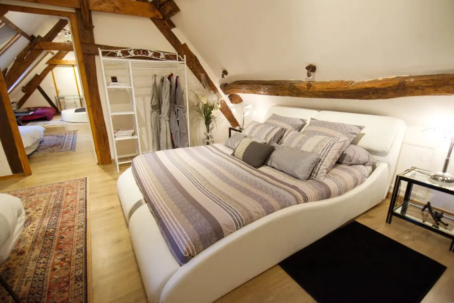 Studio avec mezzanine et hammam à la Ferme Historique Jean de la Fontaine